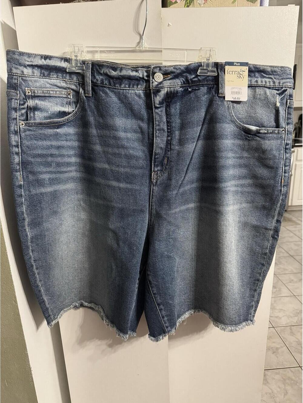 Terra & Sky High Rise Medium Wash Bermuda Shorts NWT 24W